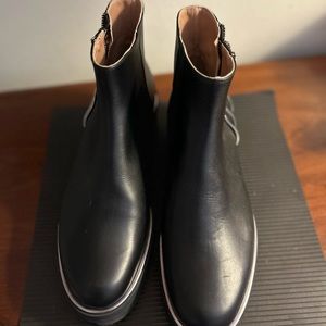 Pollini Italian leather edgy booties shoes 40 NEW